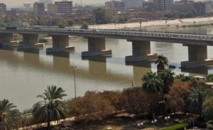 الشرطة العراقية تعتقل شاباً انقذ فتاة من الانتحار !
