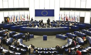 لجنة في البرلمان الأوروبي تصدّق على حصول اللاجئين على تصاريح إقامة