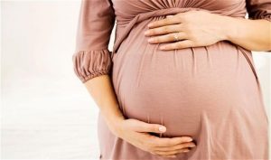 ما العادة السيئة أثناء الحمل التي تغير ملامح الجنين ؟