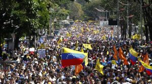 الرئيس الفنزويلي يهدد زعماء المعارضة بالسجن