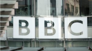 انتفاضة نسائية في BBC ضد تقاضي المذيعات رواتب أقل من المذيعين