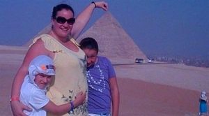 ” الإهرامات ” تدفع امرأة بريطانية لخسارة 70 كيلو من وزنها