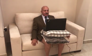 بالفيديو .. محلل أردني ” يخلع بنطاله ” أثناء حديثه لقناة الجزيرة !