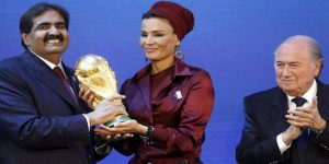 تقرير سويسري يقول إن 6 دول عربية طلبت سحب تنظيم مونديال 2022 من قطر .. و الاتحاد الدولي ينفي