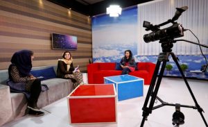 إطلاق أول قناة نسائية في أفغانستان ( فيديو )