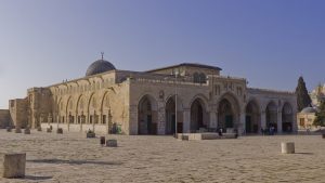 المرجعيات الدينية في القدس تقرر دعوة المصلين للدخول للمسجد الأقصى