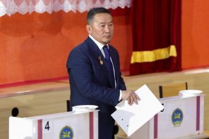 فوز نجم سابق للفنون القتالية بانتخابات الرئاسة في منغوليا