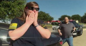 بالفيديو .. شرطي أمريكي يطلب الزواج من حبيبته أثناء عملية اعتقال مزيفة