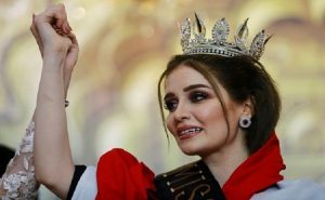 حرمان ملكة جمال العراق من لقبها بعد اكتشاف زواجها