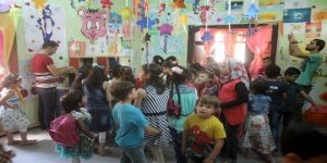 معرض رسومات لدعم الأطفال نفسياً في إدلب ( صور )