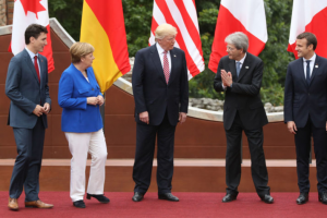 ألمانيا : عدم إدانة ترامب للنازيين الجدد ” خطأ جسيم “