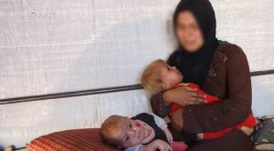 عائلة دون معيل في مخيم شمارخ بحلب بسبب تهمة الانتماء لتنظيم داعش