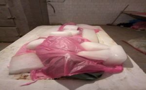 صورة ” جثة ” مغطاة بألواح الثلج داخل مستشفى تستفز المصريين