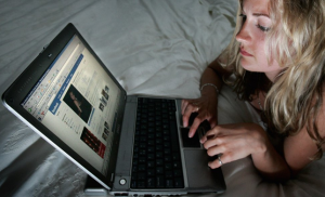 دراسة : نصف عدد الفتيات في بريطانيا ” يتعرضن للتحرش ” على وسائل التواصل الاجتماعي