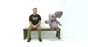 باحثون يطورون ” مقعد سحري ” يتيح التفاعل مع حيوانات افتراضية ( فيديو )