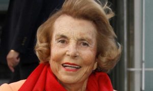وفاة أغنى امرأة في العالم عن عمر يناهز 94 عاماً