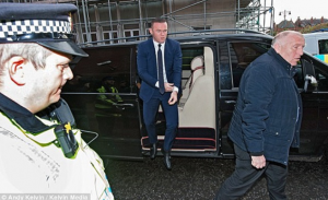 محكمة بريطانية تحرم واين روني من قيادة سياراته الفاخرة