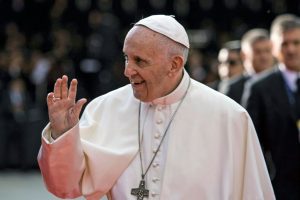 البابا يدين في ميديين ” قتلة المخدرات ” و يدعو الكنيسة إلى التجدد