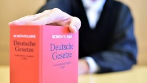 القانون يجرم العلاقة رغم موافقة الفتاة .. ألمانيا : محكمة تقضي بسجن سوري مارس الجنس مع سورية قاصر