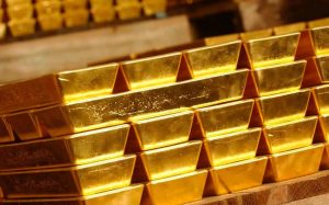 الذهب ينخفض مع ارتفاع الدولار و انحسار التوتر بشأن كوريا الشمالية