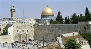 200 مستوطن إسرائيلي يقتحمون المسجد الأقصى