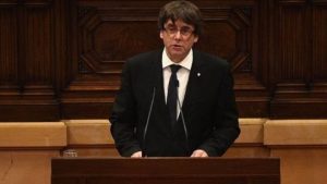 رئيس إقليم كتالونيا يقترح إجراء مفاوضات لمدة شهرين حول الاستقلال عن إسبانيا
