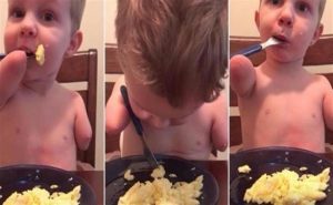 بالفيديو .. طفل بريطاني بلا ذراعين يتقن تناول طعامه بالشوكة