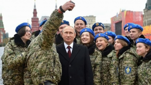وزارة الدفاع الروسية تحظر ” السيلفي ” على جنود الجيش