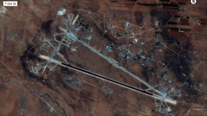 محققون أمميون يزورون مطار الشعيرات التي انطلقت منها طائرات استهدفت خان شيخون بالأسلحة الكيميائية