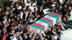 إيران : دفن 7 من عناصر الميليشيات التابعة للحرس الثوري الذين قتلوا دفاعاً عن بشار الأسد في سوريا