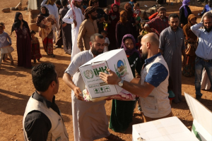 هيئة الإغاثة التركية توزع مساعدات إنسانية على 1500 عائلة نازحة في إدلب