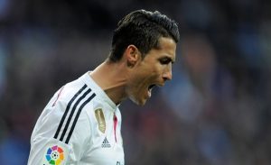 كريستيانو رونالدو يصدم جماهير ريـال مدريد بإضاعة هدف أمام شباك خالية ( فيديو )