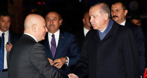 تركيا : أردوغان يزور الرئيس السابق لأكبر حزب معارض إثر تعرضه لجلطة دماغية