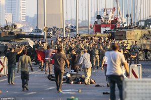 بدء محاكمة 143 عسكرياً سابقاً لمجزرة على جسر في إسطنبول خلال المحاولة الانقلابية