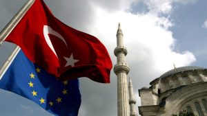 الاتحاد الأوروبي يعلن خفض أموال مخصصة لتركيا