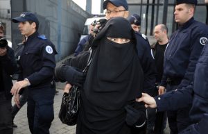 الدنمارك تتجه لحظر ارتداء النقاب و البرقع بالأماكن العامة