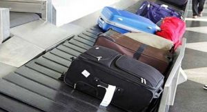 حيل بسيطة لتجنب تأخير حقائبك في المطار