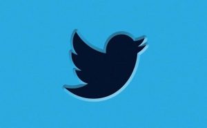 موقع ” تويتر ” يوقف منح العلامة الزرقاء