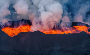 خبراء يحذرون : أكبر بركان في أيسلندا على وشك الانفجار