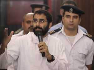 محكمة مصرية تؤيد حبس الناشط علاء عبد الفتاح خمس سنوات