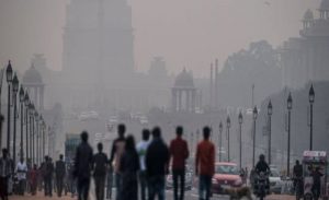 الضباب الدخاني يخنق العاصمة الهندية مع فشل إجراءات الطوارئ