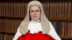 قاضية بريطانية تحكم بإبقاء رضيعة مصرية 15 سنة في إنكلترا خوفاً عليها