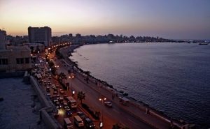 تغير المناخ العالمي يهدد مدينة الإسكندرية المصرية بالغرق !