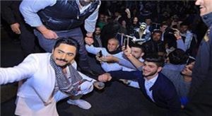 محاولة اعتداء و مشاجرة في حفل تامر حسني بالأردن تتسبب بانسحابه ( فيديو )