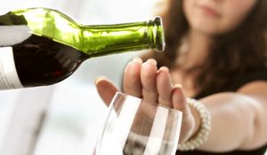 دراسة تكشف خطراً جديداً للكحول