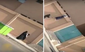 بالفيديو .. فتيات سعوديات يهربن من المدرسة بالقفز من فوق السور !