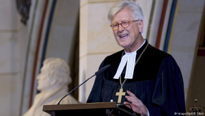 ألمانيا : رئيس الكنيسة البروتستانتية يناشد بلم شمل عائلات اللاجئين