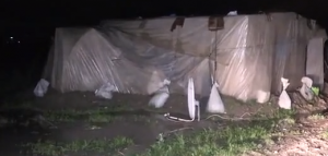 تركيا : إجلاء عشرات المزارعين السوريين جراء الضرر الذي ألحقته الأمطار بخيمهم في مرسين ( فيديو )