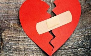 علماء : القلب المكسور قد لا يتعافى أبداً