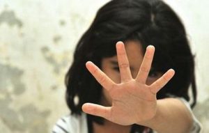 دبي : طفلة تبلغ 6 سنوات تكشف مقيم آسيوي اعتاد التحرش بالأطفال